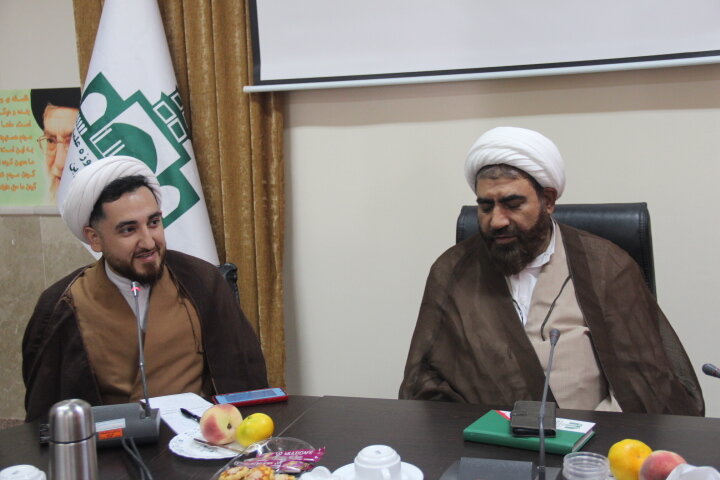 زبان فرهنگ دین، باید به سراسر جهان منتقل شود