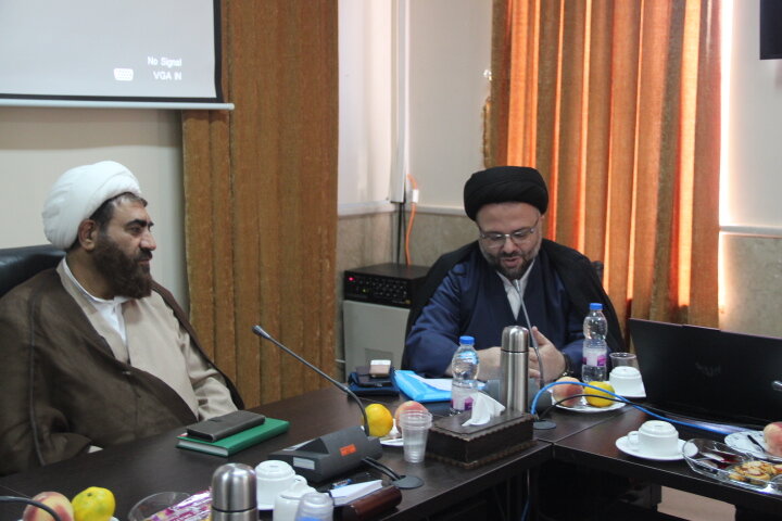 زبان فرهنگ دین، باید به سراسر جهان منتقل شود