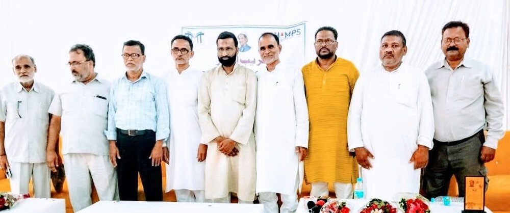 टी एम टी की चैम्प्स प्रतियोगिता में उत्तीर्ण छात्र छात्राओं को अमहट में पुरस्कार और प्रमाण पत्र से सम्मानित किया गया/फोटो