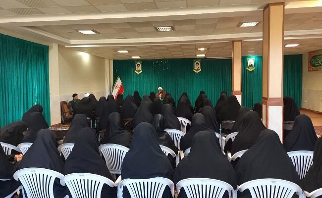 بانوان طلبه جریانهای فکری را همسو با مقاومت کنند