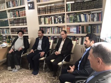 برای زنده نگه‌داشتن یاد شهدا، همه پای کار باشیم