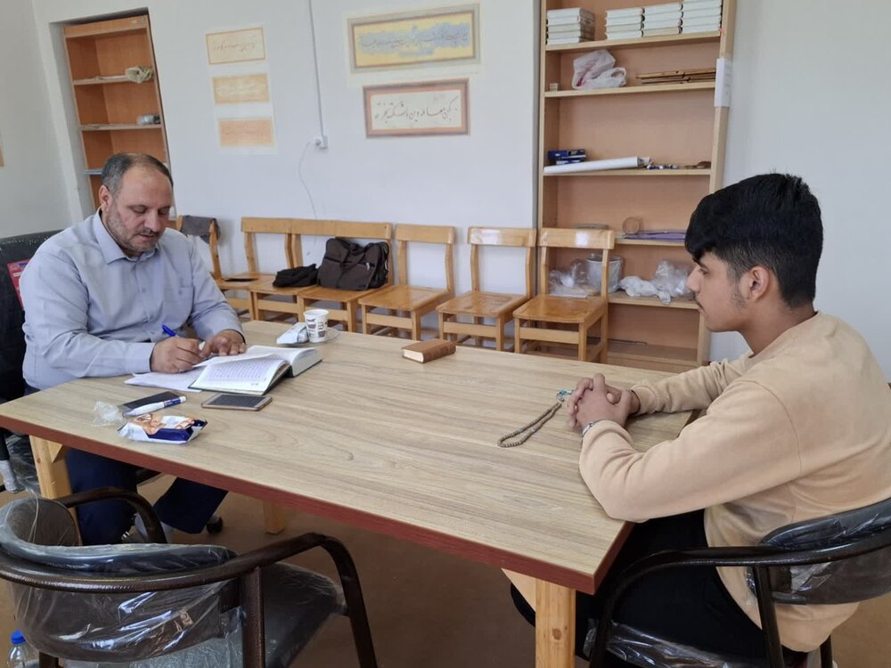 آزمون سالانه حفظ قرآن کریم و نهجالبلاغه در حوزه علمیه اصفهان برگزار شد+ عکس