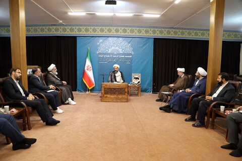 تصاویر / نشست دبیرخانه تئاتر جشنواره کودک و نوجوان با حضور امام جمعه همدان