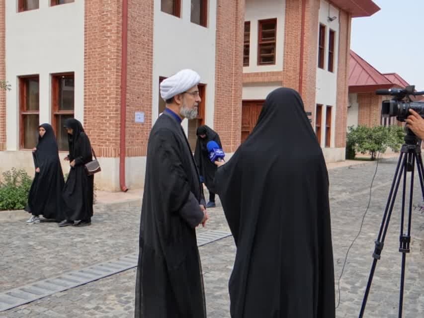 ضرورت هوشیاری و انتخابهای آگاهانه در سیر زندگی/ طلبگی آغاز سفری معنوی به سوی حقیقت و خودشناسی است