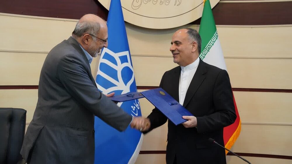 انعقاد تفاهمنامه همکاریهای علمی و پژوهشی دانشگاه کاشان با انجمن آثار و مفاخر فرهنگی