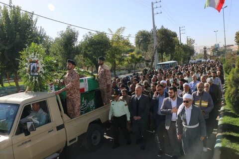 تصاویر/ مراسم تشییع پیکر شهید والامقام محمد احمدپور در مزار شهرستان کامیاران