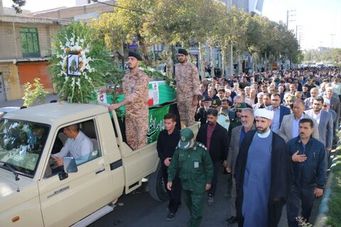 تصاویر/ مراسم تشییع پیکر شهید والامقام محمد احمدپور در مزار شهرستان کامیاران