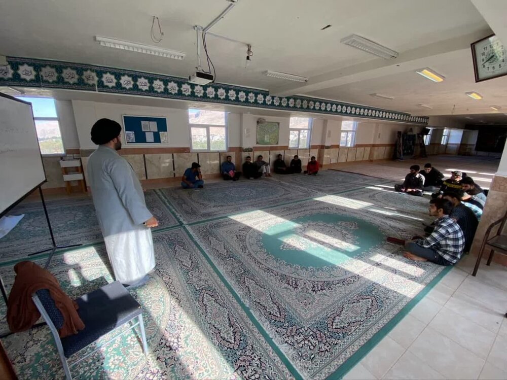 بزرگترین آرمان طلبه،مجاهدت در جهت گسترش توحید و زمینه سازی ظهور است