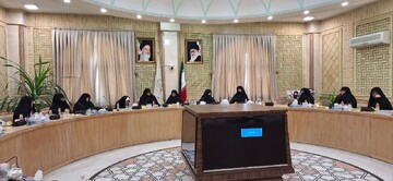 بانوان طلبه درس مقاومت و بردباری را به همه بانوان جهان آموزش می‌دهند