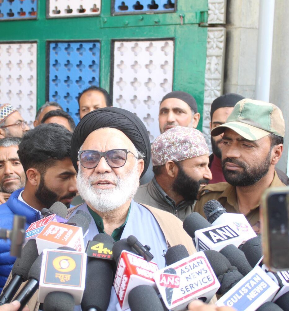 आगा सैयद हसन सफवी द्वारा कश्मीर घाटी में चल रही हत्याओं और लूटपाट की कड़ी निंदा  आगा सैयद हसन सफवी द्वारा कश्मीर घाटी में चल रही हत्याओं और लूटपाट की कड़ी निंदा