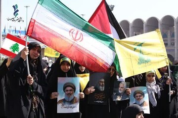 اعطای بورس تحصیلی دانشگاه حضرت معصومه(س) به ۱۰ دانشجوی دختر لبنانی و فلسطینی