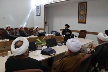 تصاویر/ دیدار اساتید، طلاب و مسئولین مدرسه علمیه سید زنجان با نماینده ولی فقیه در استان