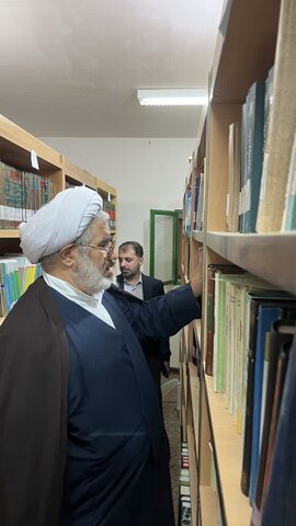 تصاویر/ بازدیدمعاون منابع انسانی و پشتیبانی حوزه های علمیه کشور از مدارس علمیه آیت الله اعتمادی کاشان