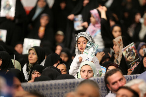 Photos/Des milliers de familles des martyrs de la sécurité ont rencontré le guide suprême de la révolution