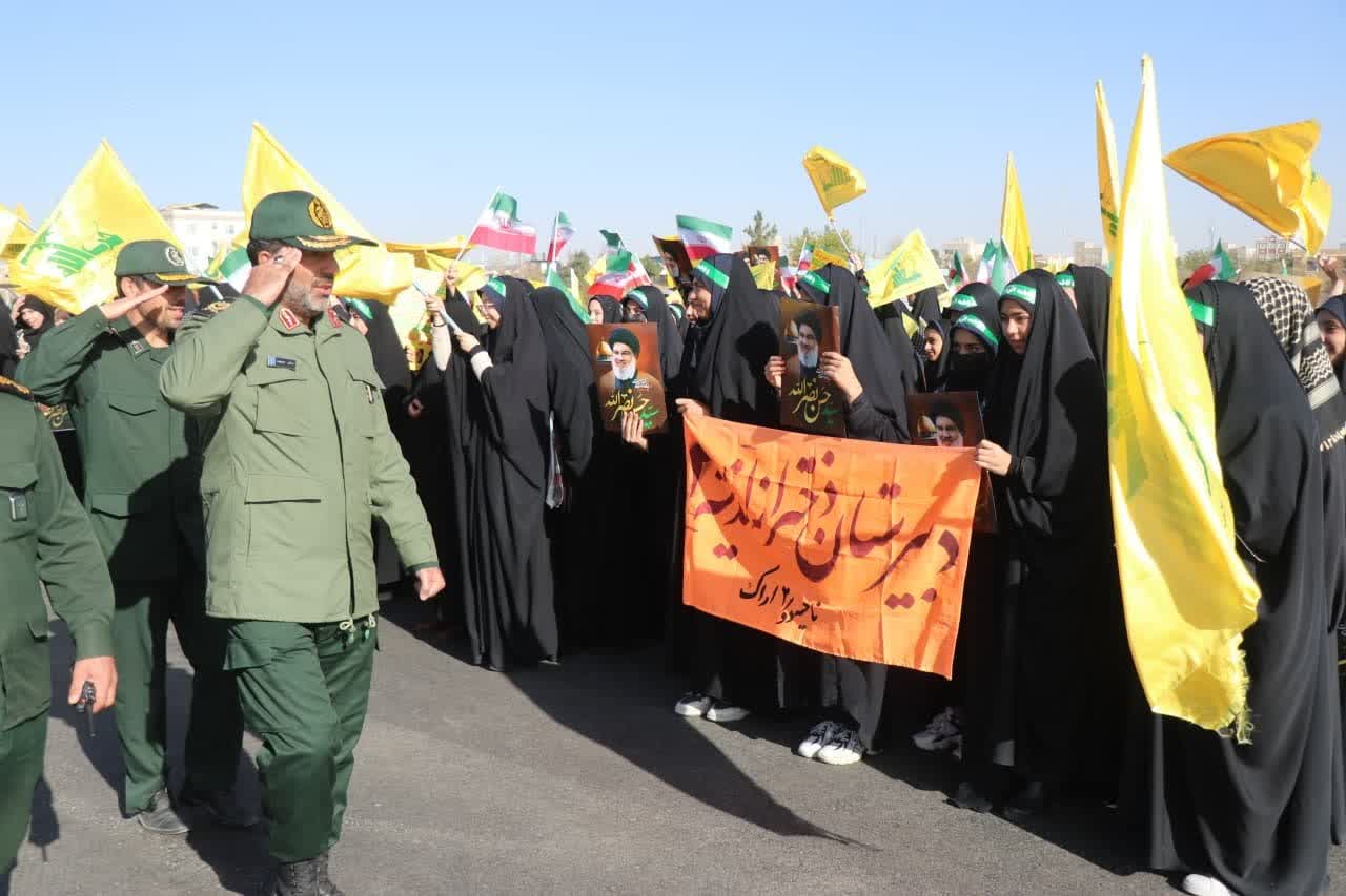 فیلم| صبحگاه بسیج دانش آموزی شهر اراک با حضور دانش آموزان ناحیه ۱ و ۲ آموزش و پرورش