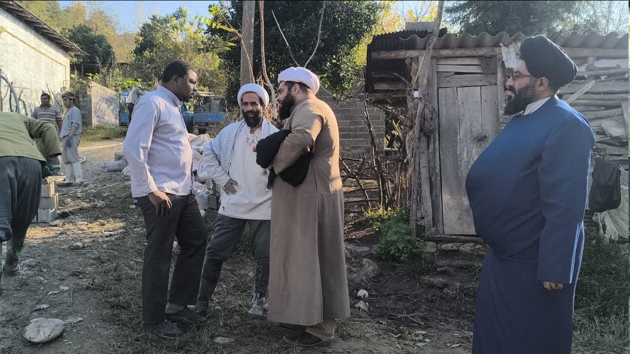 جاده سازی روستای کِربِن بخش بندپی بابل با همکاری گروه های جهادی طلاب حوزه+ عکس