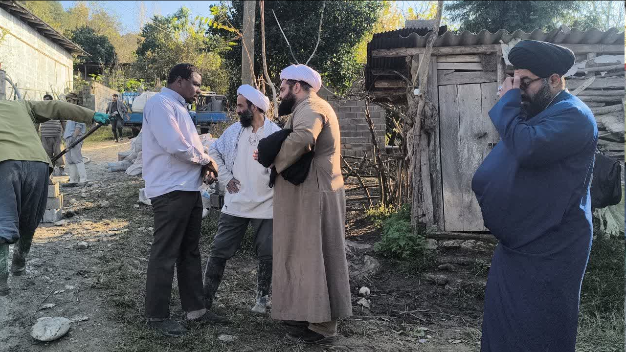 جاده سازی روستای کِربِن بخش بندپی بابل با همکاری گروه های جهادی طلاب حوزه+ عکس