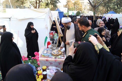 تصاویر / همایش همدلی بانوان الوند با جبهه مقاومت