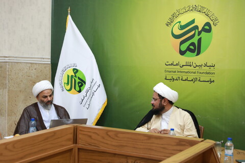 تصاویر/ شانزدهمین نشست ماه امامت با موضوع «بازخوانی تحولات امامت پژوهی در یکصد سال حوزه علمیه قم»