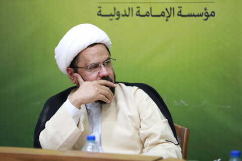 تصاویر/ شانزدهمین نشست ماه امامت با موضوع «بازخوانی تحولات امامت پژوهی در یکصد سال حوزه علمیه قم»