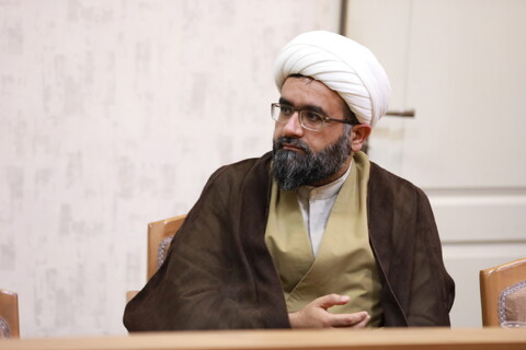 تصاویر/ شانزدهمین نشست ماه امامت با موضوع «بازخوانی تحولات امامت پژوهی در یکصد سال حوزه علمیه قم»