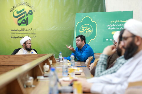 تصاویر/ شانزدهمین نشست ماه امامت با موضوع «بازخوانی تحولات امامت پژوهی در یکصد سال حوزه علمیه قم»