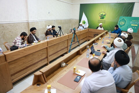 تصاویر/ شانزدهمین نشست ماه امامت با موضوع «بازخوانی تحولات امامت پژوهی در یکصد سال حوزه علمیه قم»