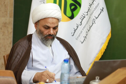 تصاویر/ شانزدهمین نشست ماه امامت با موضوع «بازخوانی تحولات امامت پژوهی در یکصد سال حوزه علمیه قم»