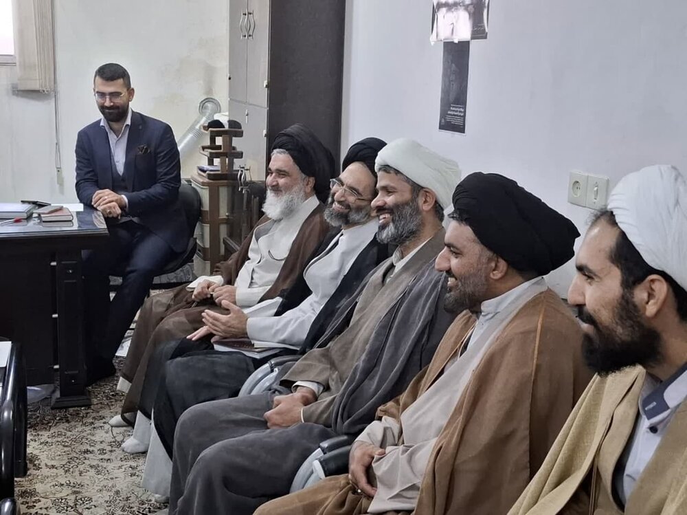 مدارس علمیه مرحوم آیت الله اعتمادی در نوشتن چشم انداز کاشان کمک کنند