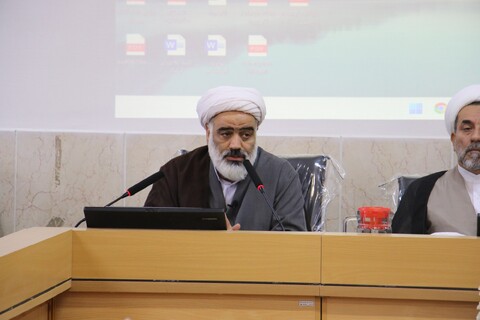 تصاویر/ نشست ماهانه مدیران مدارس علمیه اصفهان