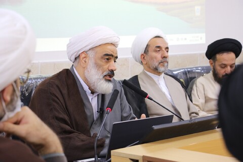 تصاویر/ نشست ماهانه مدیران مدارس علمیه اصفهان