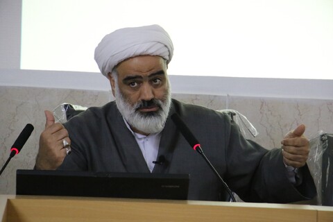 تصاویر/ نشست ماهانه مدیران مدارس علمیه اصفهان