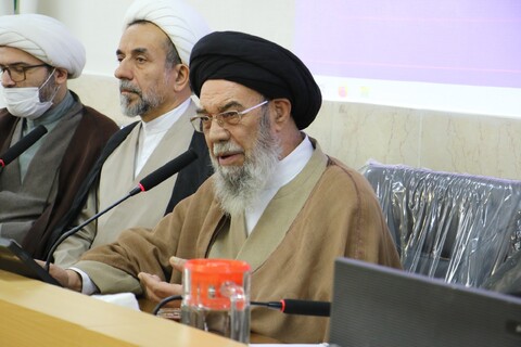 تصاویر/ نشست ماهانه مدیران مدارس علمیه اصفهان