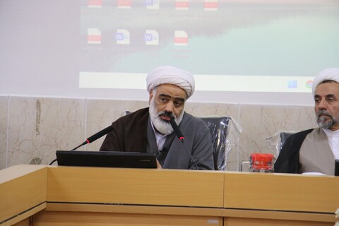 تصاویر/ نشست ماهانه مدیران مدارس علمیه اصفهان