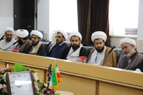 تصاویر/ نشست ماهانه مدیران مدارس علمیه اصفهان