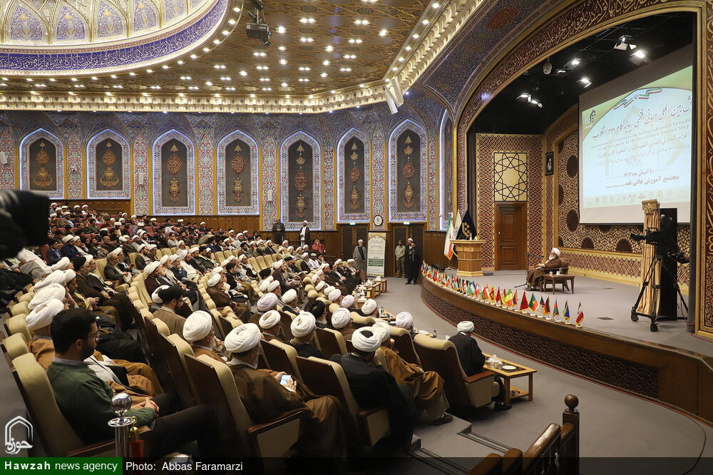 حوزہ علمیہ کے اساتذہ اپنے دروس کے بعض حصے کو انقلاب کے دوسرے بیانیہ کے قیمتی مضامین بیان کرنے کے لیے مختص کریں