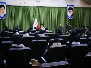 ۱۳ آبان مبدأ زمانیِ تحولات عظیمی در کشور و انقلاب بوده است