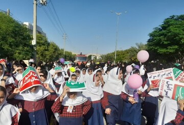 تصاویر/ راهپیمایی مردم انارستان جم در یوم الله ۱۳ آبان