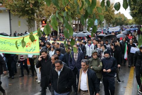 تصاویر راهپیمایی ۱۳ آبان در بروجرد