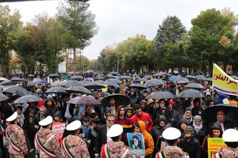 تصاویر راهپیمایی ۱۳ آبان در بروجرد