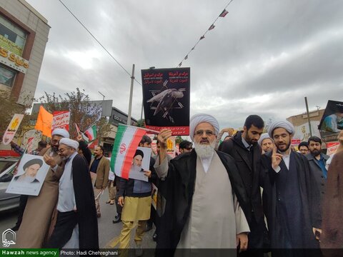 Photos/ Cérémonie de marche des habitants de Qom à l'occasion du 13 Aban "Anniversaire de la prise de l'ambassade des Etats-Unis à Téhéran"