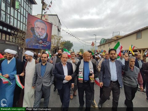 Photos/ Cérémonie de marche des habitants de Qom à l'occasion du 13 Aban "Anniversaire de la prise de l'ambassade des Etats-Unis à Téhéran"