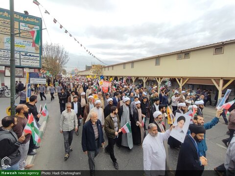 Photos/ Cérémonie de marche des habitants de Qom à l'occasion du 13 Aban "Anniversaire de la prise de l'ambassade des Etats-Unis à Téhéran"