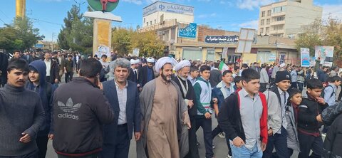 تصاویر/ حضور پرشور اقشار مختلف مردم شهرستان  میاندوآب در راهپیمایی ۱۳ آبان