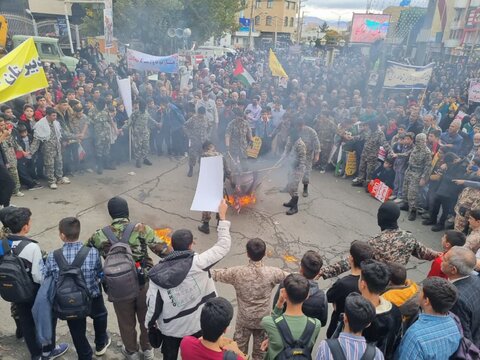 تصاویر/ حضور با شکوه مردم شریف  ابهر در راهپیمایی روز دانش آموز