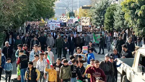 تصاویر/ برگزاری راهپیمایی ۱۳ آبان در پیرانشهر