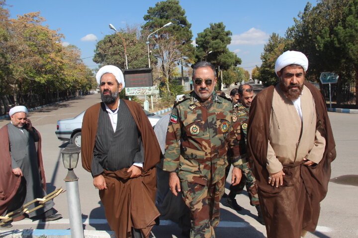 دیدار مدیر حوزه علمیه قزوین با فرماندهی لشگر ۱۶ زرهی قزوین