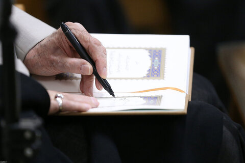 Photos/La rencontre des familles des récents martyrs de la DCA iranienne, avec le Guide suprême de la Révolution islamique