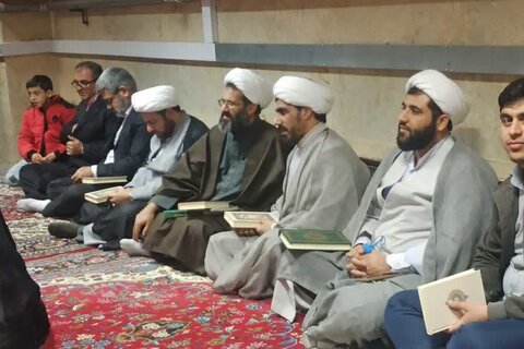 تصاویر/جلسه محفل انس با قرآن کریم در مدرسه علمیه امام صادق (ع) قروه برگزار شد