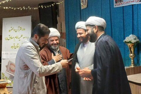 تصاویر/جلسه محفل انس با قرآن کریم در مدرسه علمیه امام صادق (ع) قروه برگزار شد